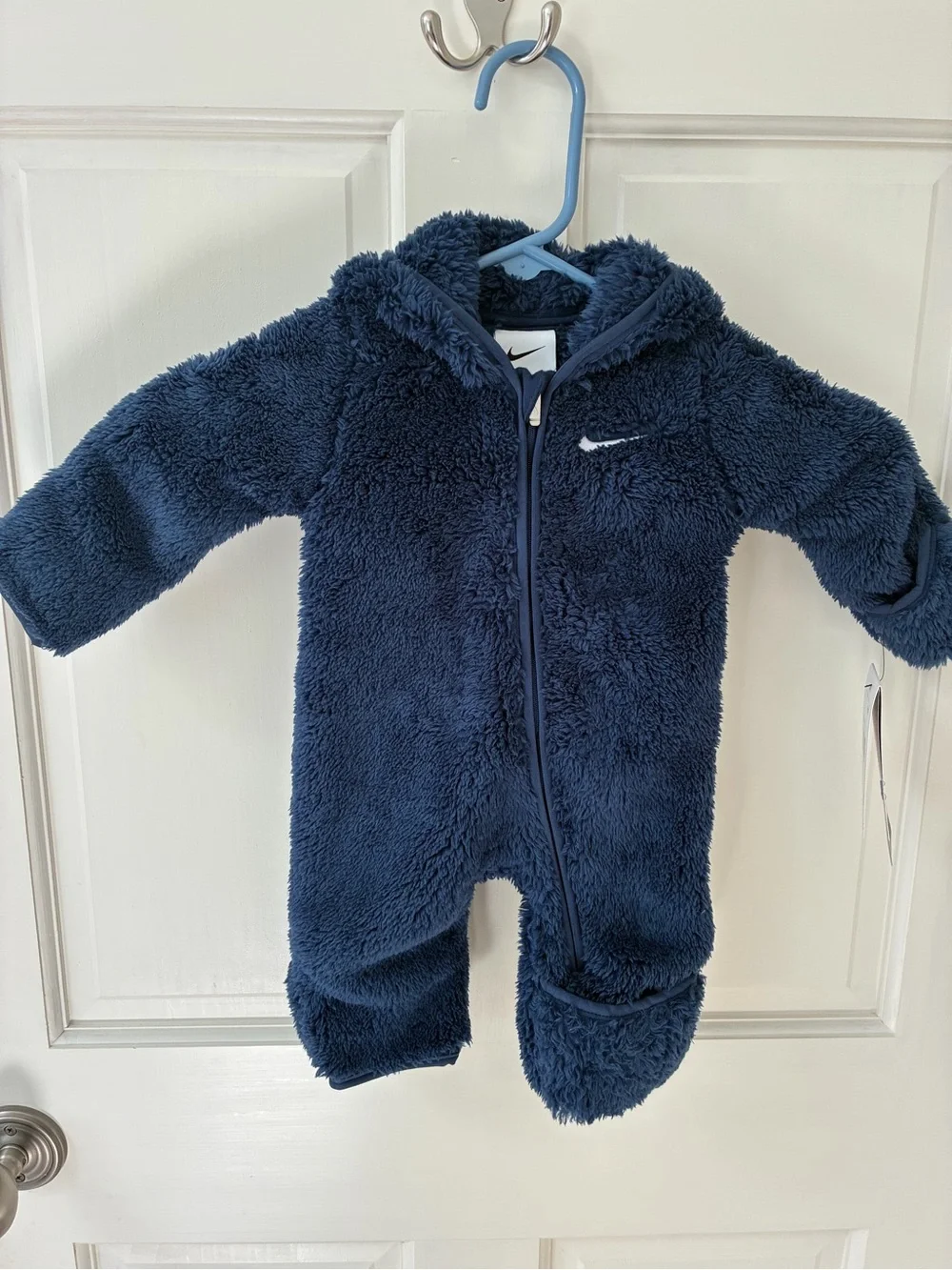 NWT Nike Navy Plush Hooded Baby Footie One-Piece 3 months. MRSP $45